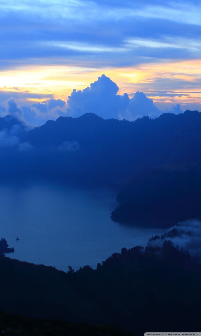 Mount Rinjani, Lombok Island, Indonesia Ultra HD Desktop