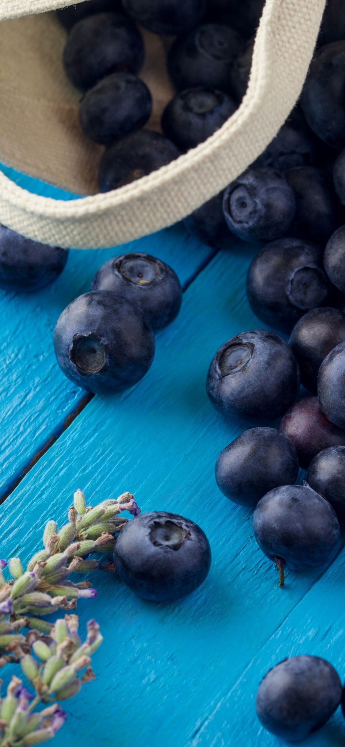 Download 1125x2436 wallpaper fresh, fruits, blueberries, berries