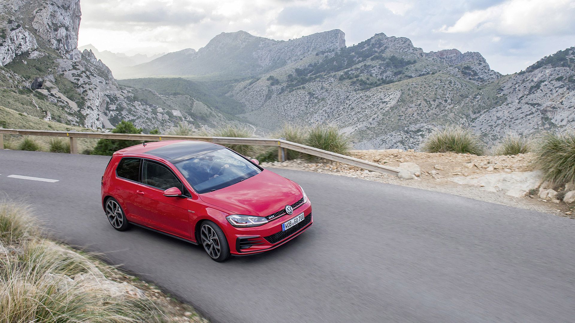 Volkswagen Golf GTI Wallpaper, Specs & Videos HD