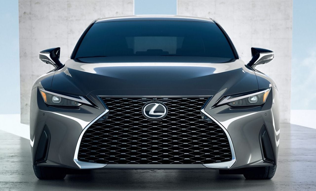 Lexus is 300 2021