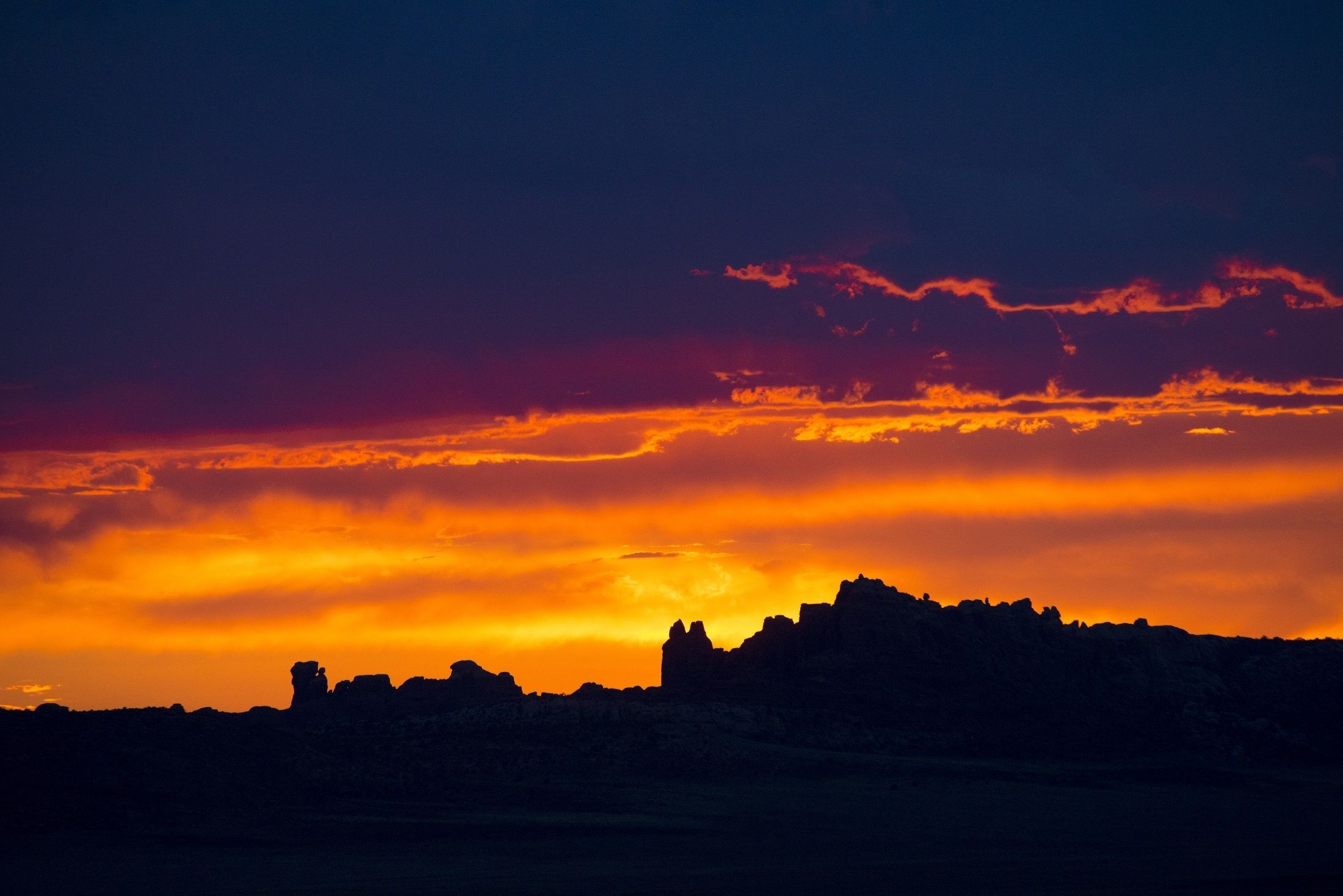 Beautiful sunset in Arches National Park, Utah USA HD Wallpaper