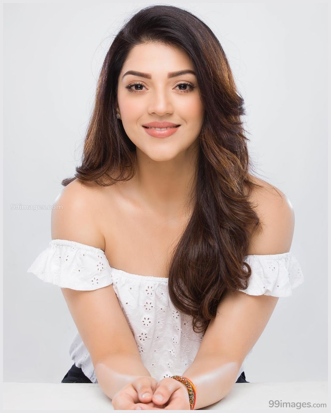 Mehrene Kaur Pirzada Beautiful HD Photo & Mobile Wallpaper HD