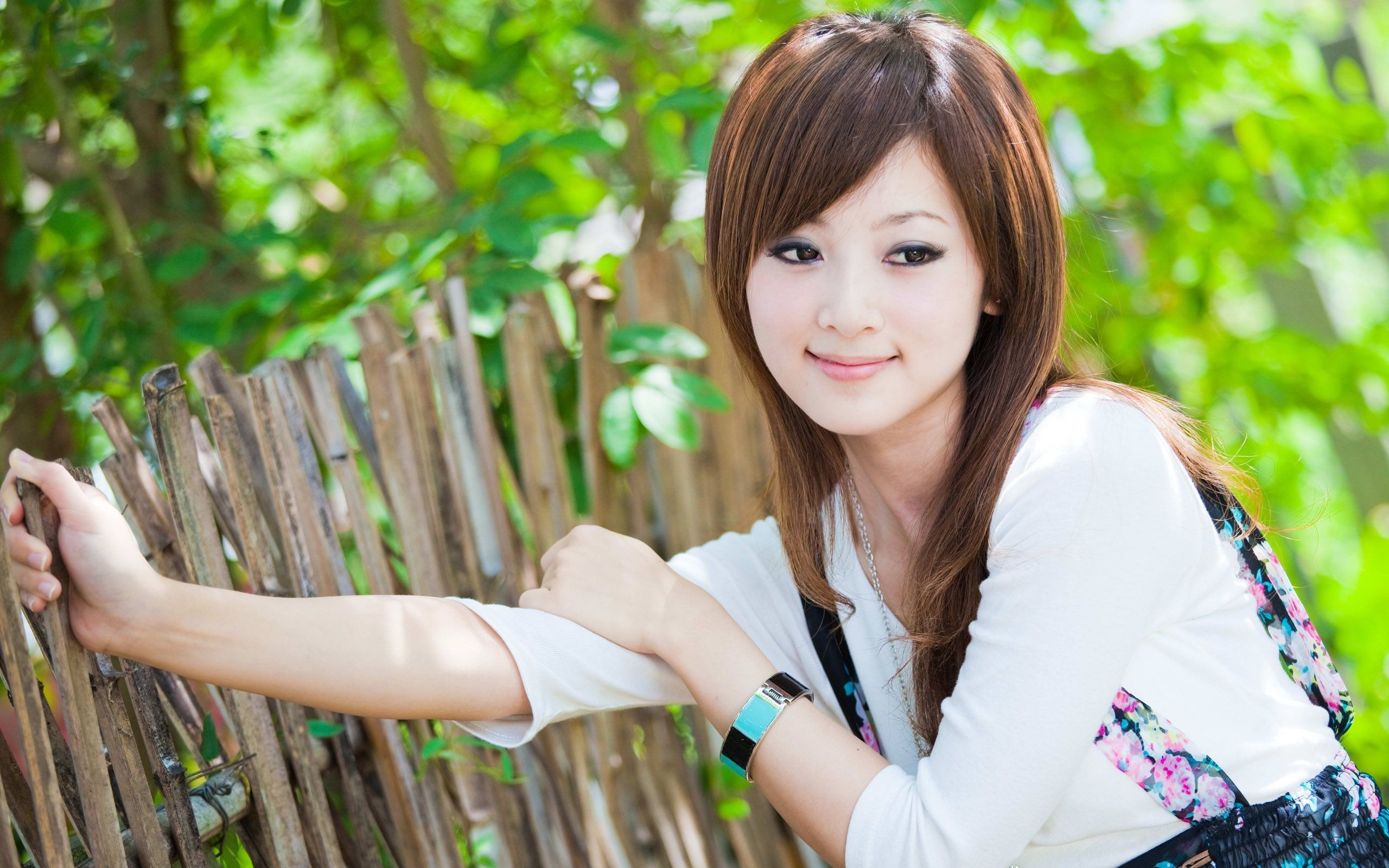 Cute Asian Girls Wallpaper
