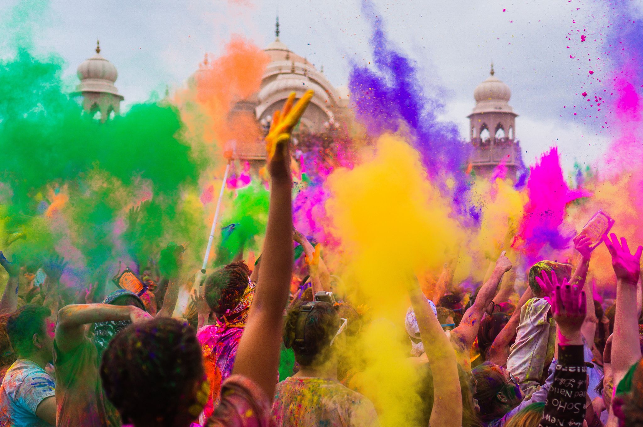 Indian Holi festival in Barcelona - Барселона Путеводитель Happyinspain