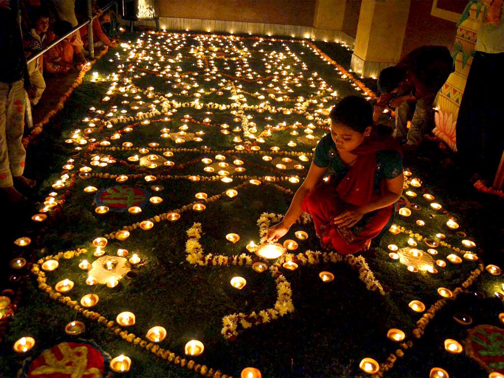 Experiencing Diwali Festival in India. Celebrate Diwali like a local