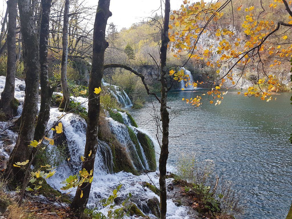 Plitvice Lakes autumn visit, season of beautiful colours