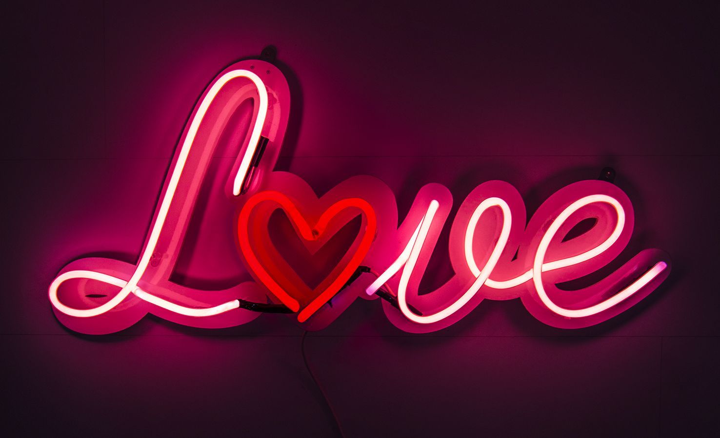 LOVE PINK Neon with RED NEON HEART. Neon signs, Neon glow, Neon