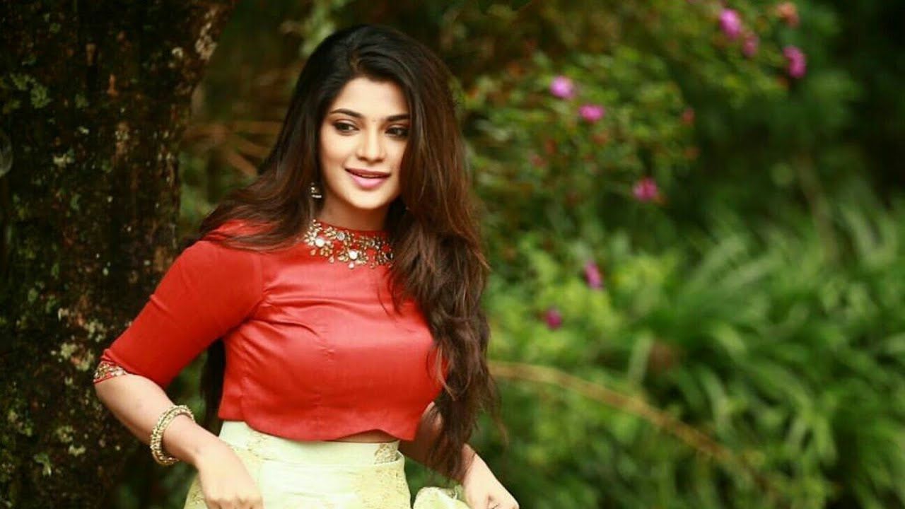 Aathmika Latest Wallpaper And HD Image Collection