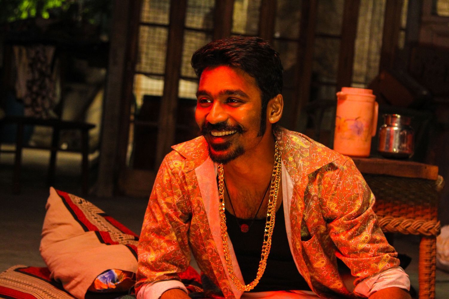 Download the Maari tamil movie latest stils, HD image gallery