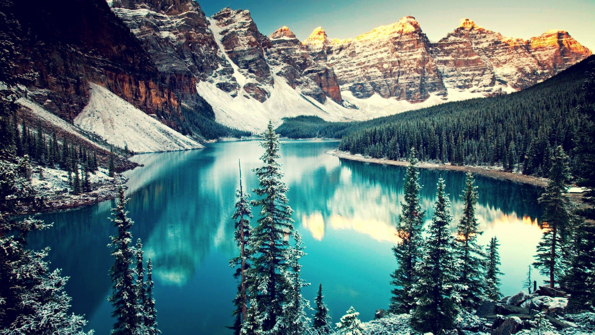 Beauty of Moraine Lake in Canada with Mountain Reflections HD