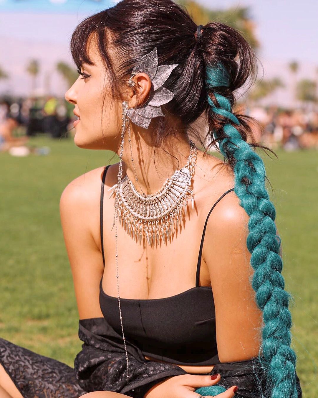 hot photo of Hande Erçel (Hayat) from Aşk Laftan