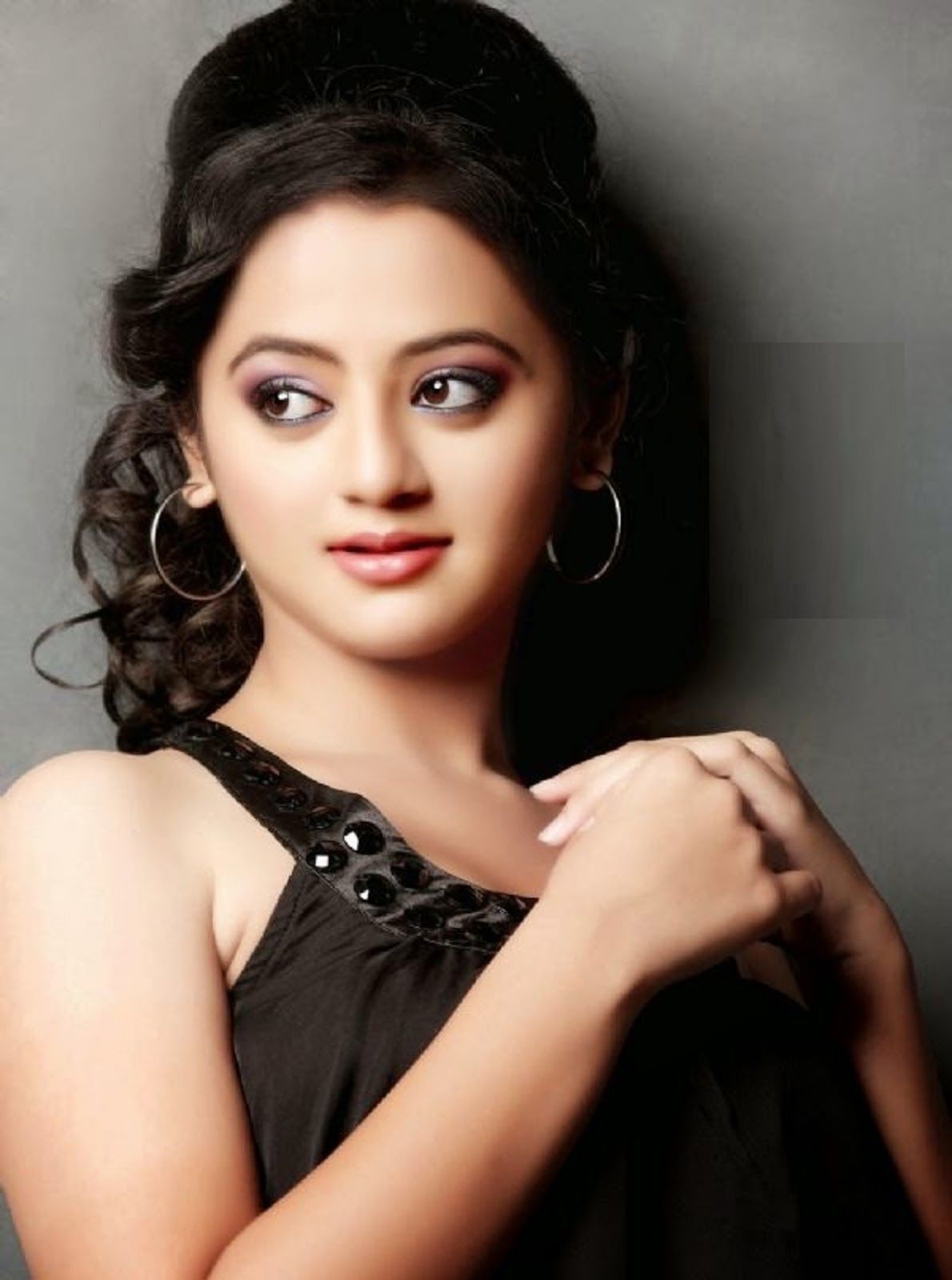 Hindi Serial Actress Helly Shah Cute Picture