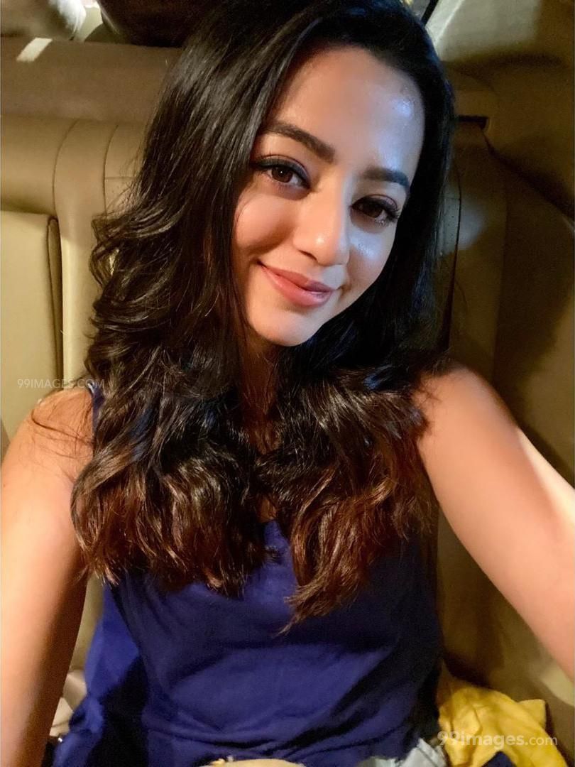 Helly Shah Hot HD Photo & Mobile Wallpaper 1080p