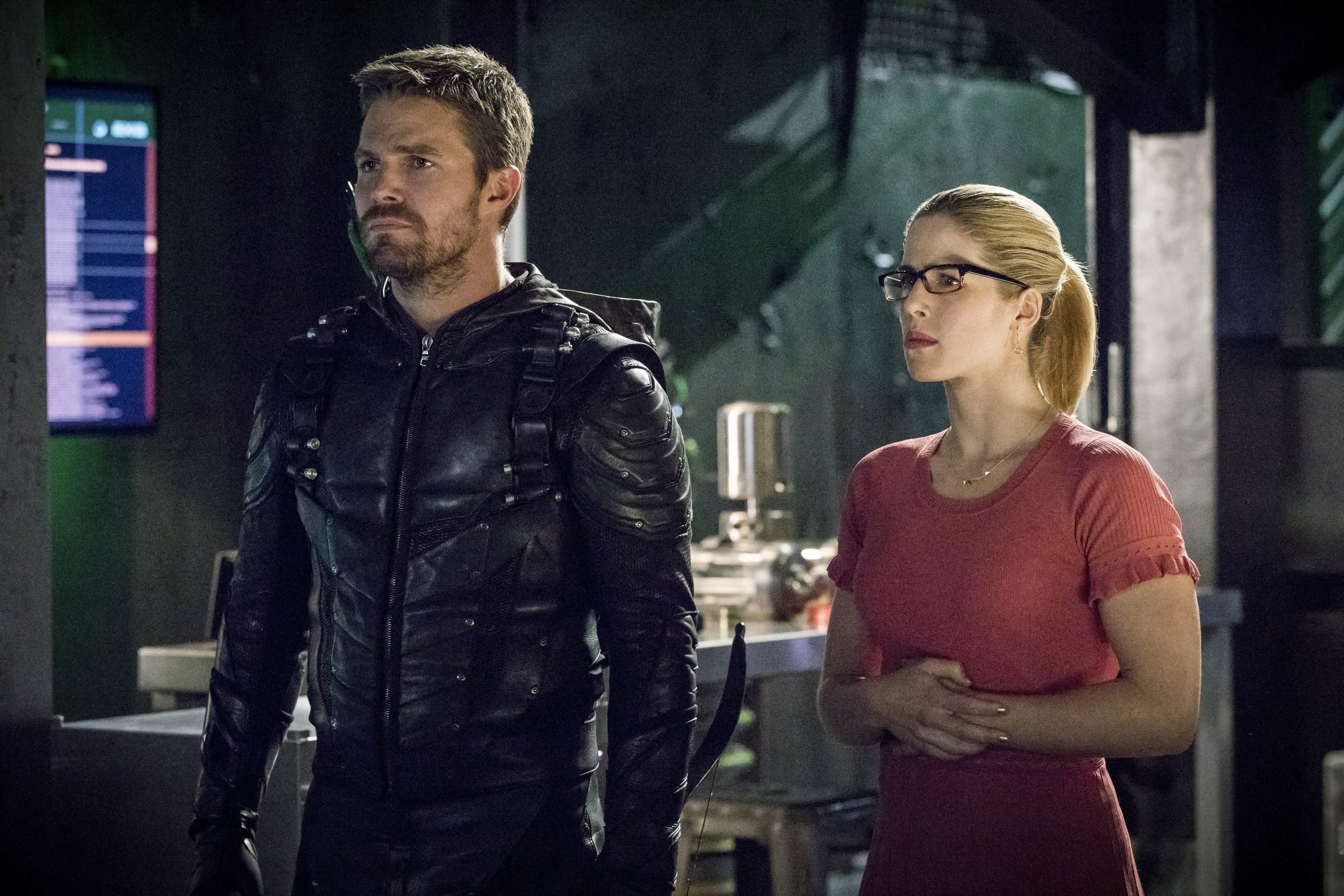 Oliver Queen And Felicity Smoak In Season 6 iPad Pro