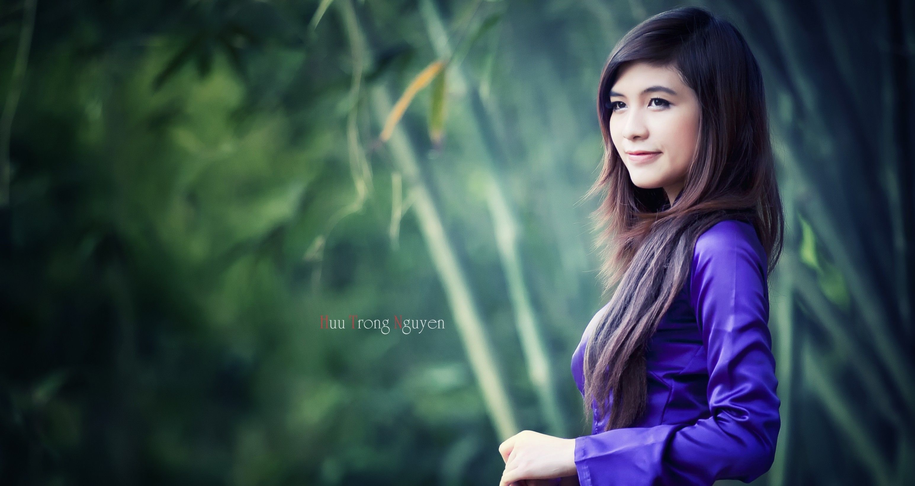 Download 3090x1643 Asian, Model, Forest, Warm Smile, Women