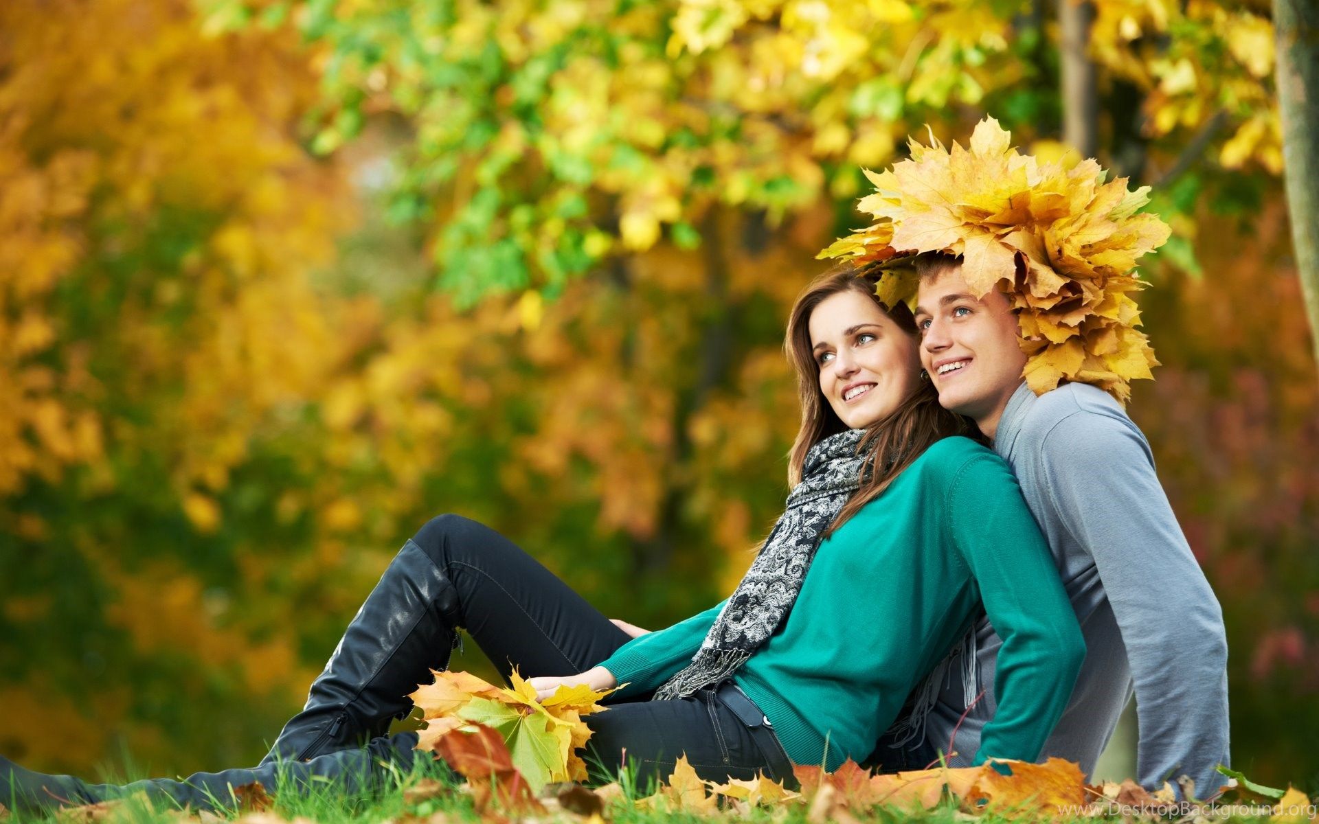 Wallpaper Apple Girl Boy And Couple Smile Fall Leaves Nature HD