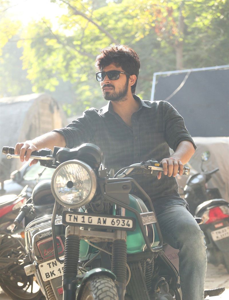 Ispade Rajavum Idhaya Raniyum Photo: HD Image, Picture, Stills