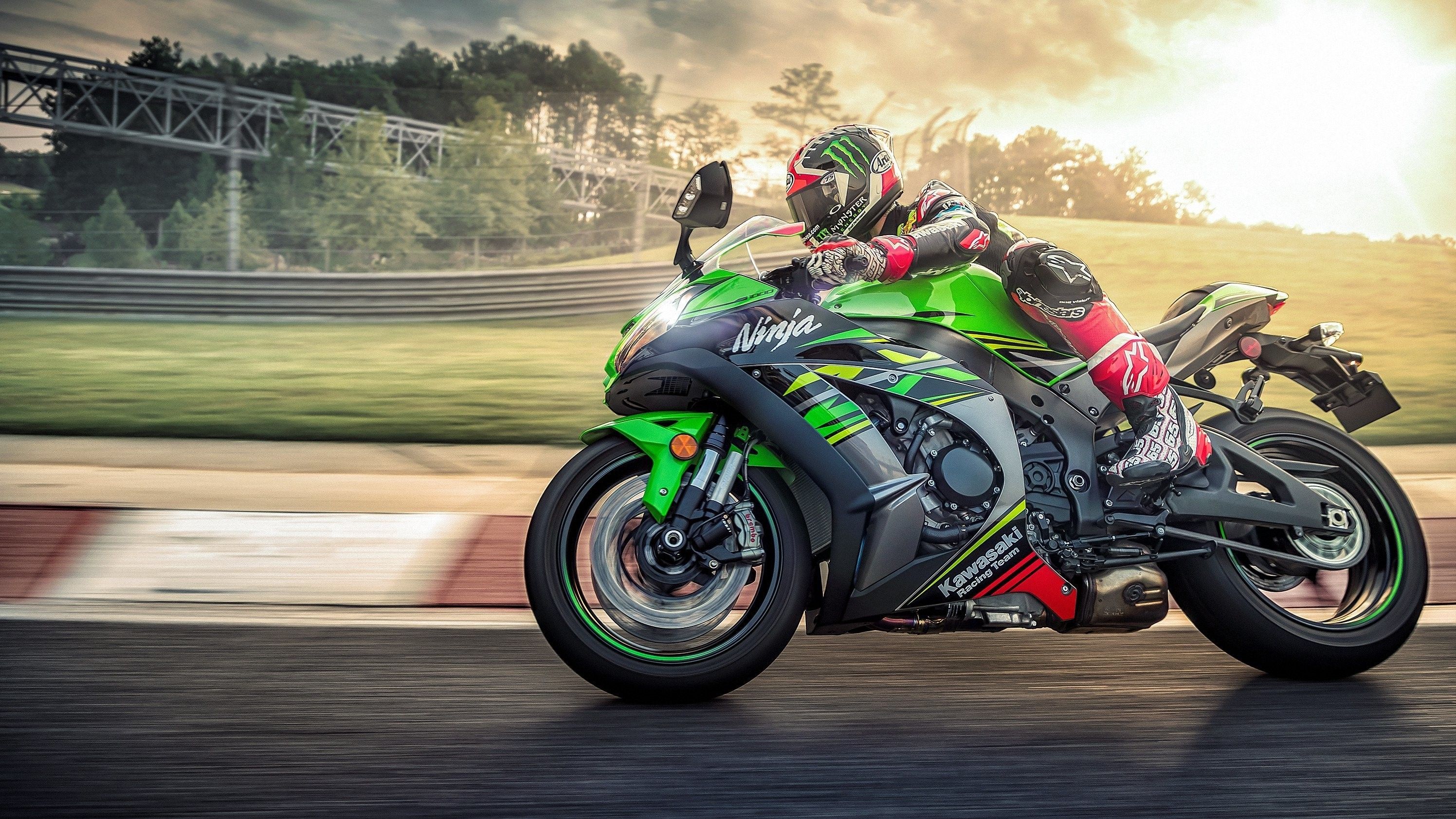 Kawasaki Showroom Bangalore  Kawasaki Zx10R lets face the thrill    Kawasaki Zx  10R experience the true racing power with 4 stroke liquid  cool engine with high performance brake and