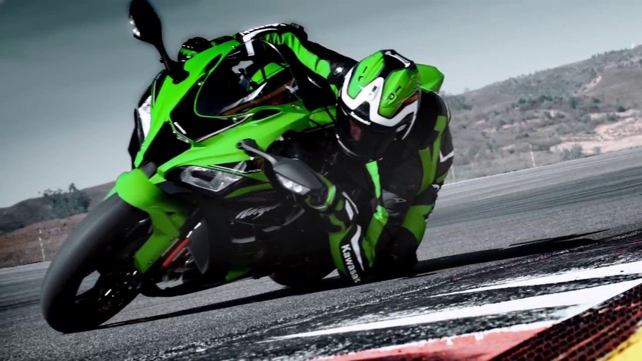 Get Closer: 2016 Kawasaki Ninja ZX 10R