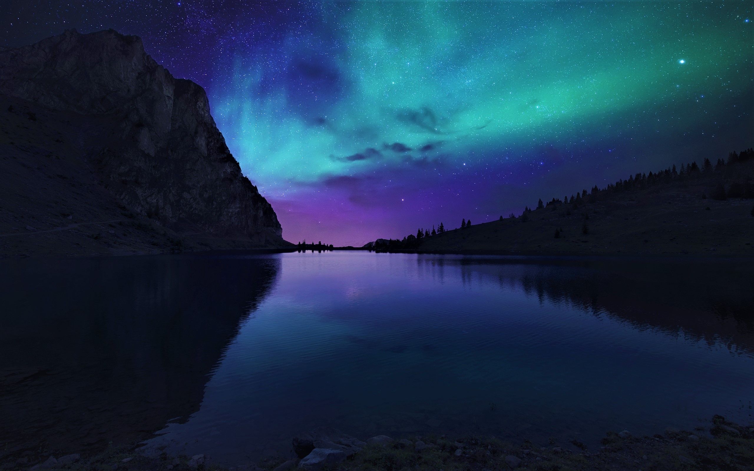 Northern Lights over Mountain Lake HD Wallpaper