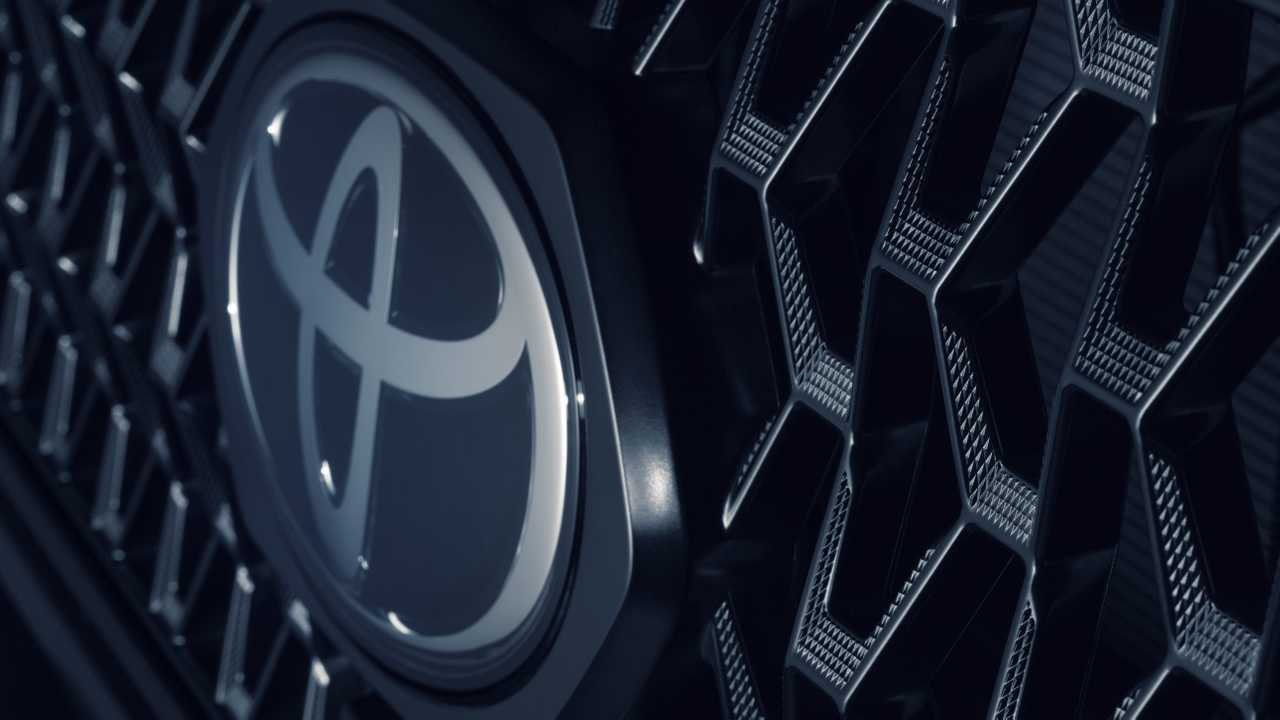 Toyota C HR And Avalon Getting Nightshade Editions With Dark