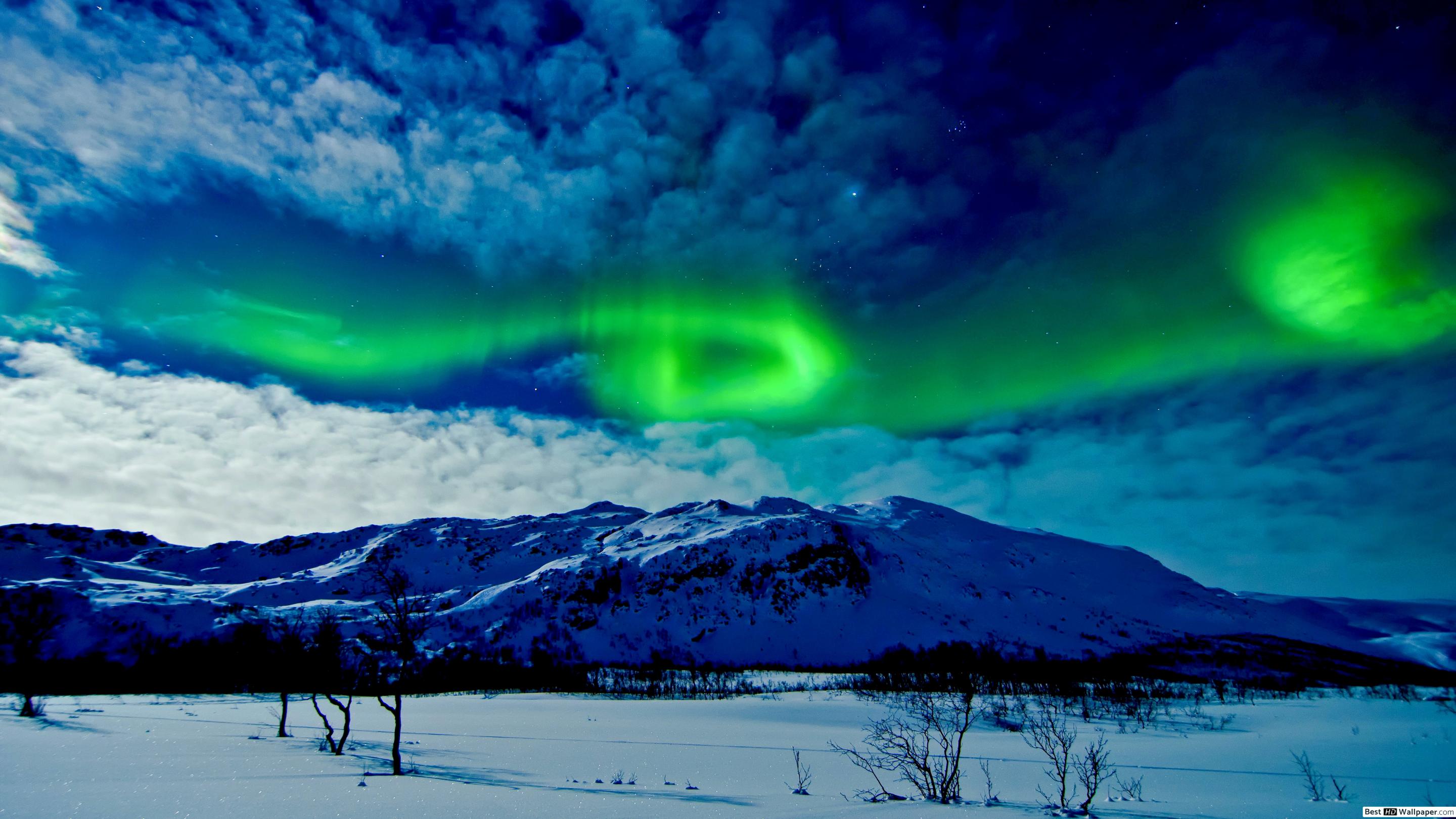 Aurora Borealis over Winter Mountains HD wallpaper download