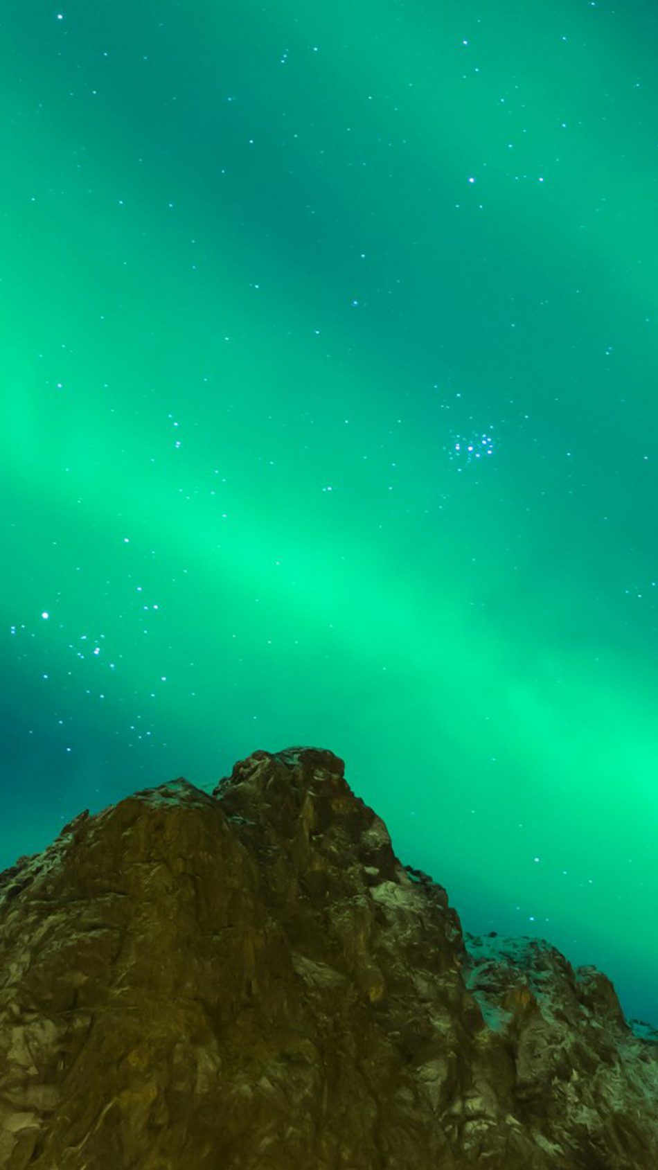 Aurora Borealis Northern Lights 4K Ultra HD Mobile Wallpaper