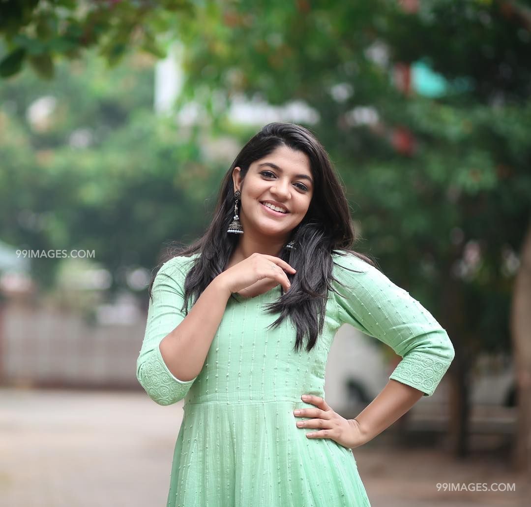 Aparna Balamurali Wallpapers - Wallpaper Cave