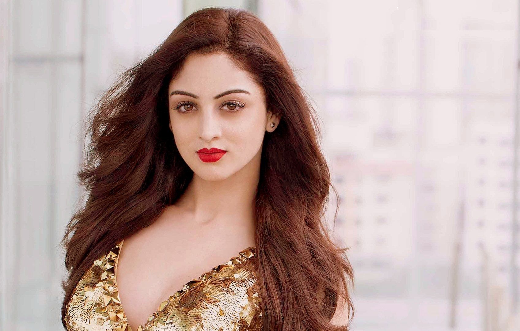 Sandeepa Dhar Latest Image And Bikini Photohoot
