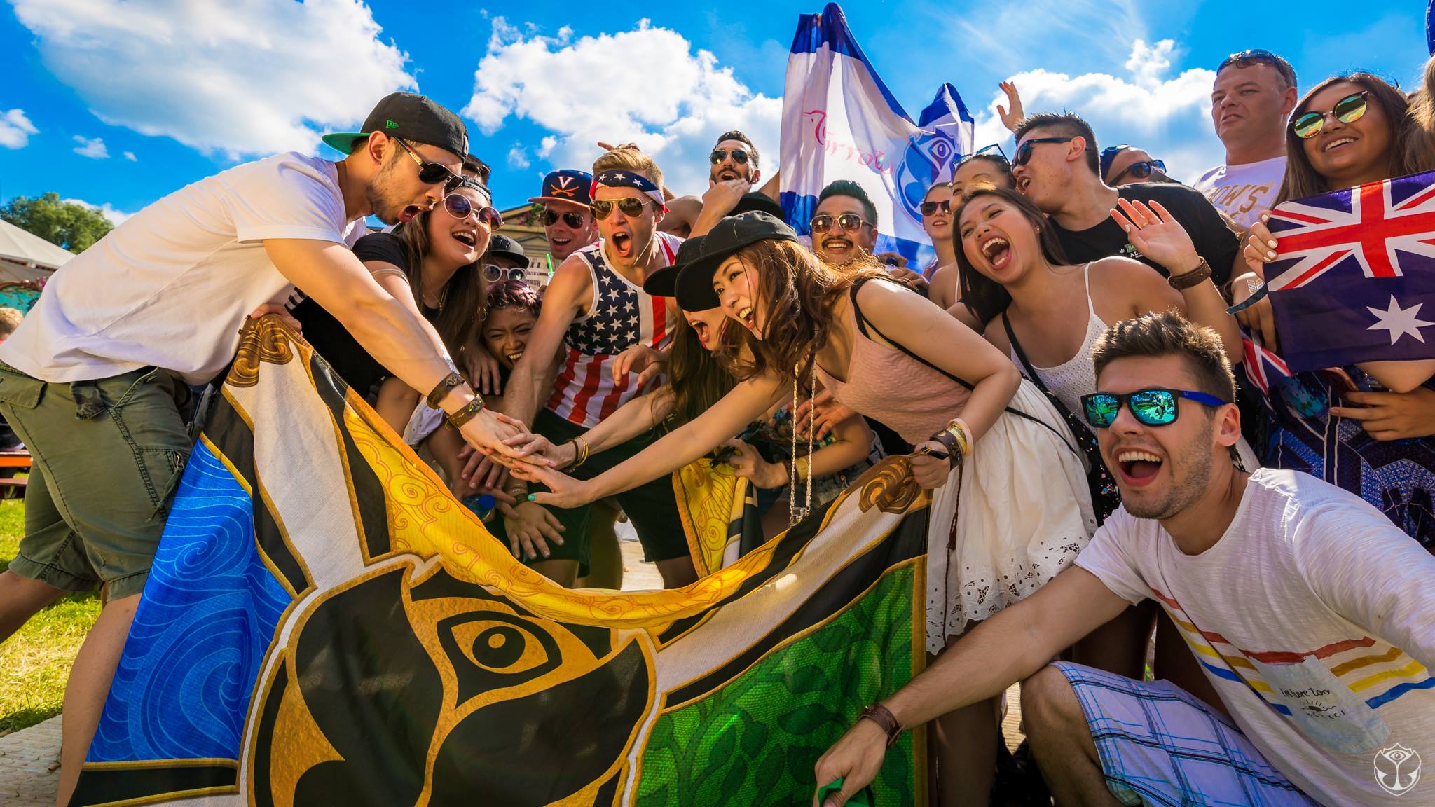 Tomorrowland clothing: the ultimate Tomorrowland 2019 fashion guide