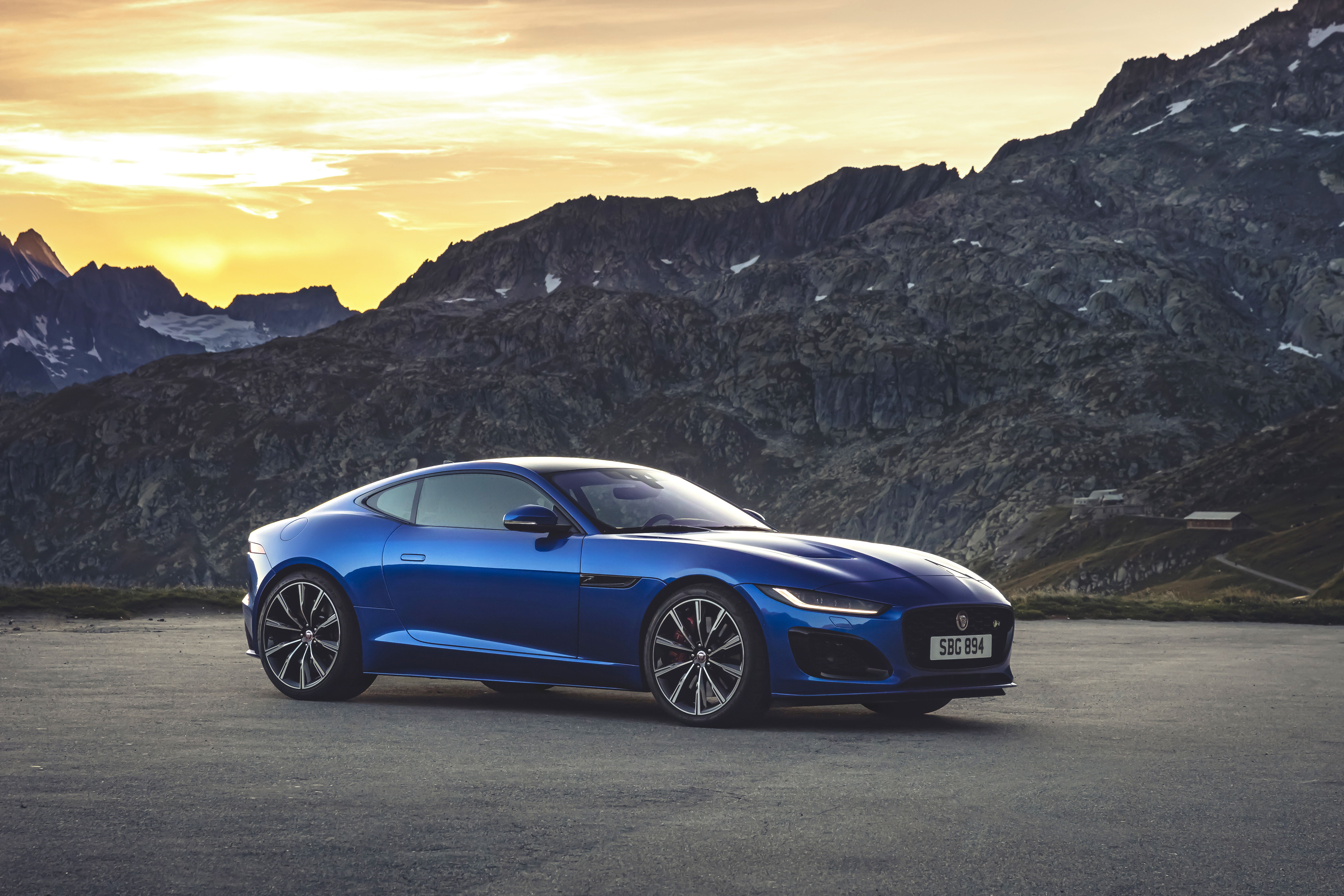 I'm In Love With These 2021 Jaguar F Type Wallpaper