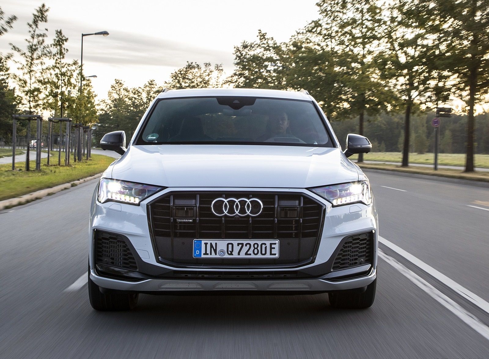 Audi Q7 TFSI E Quattro Wallpaper (HD Image)