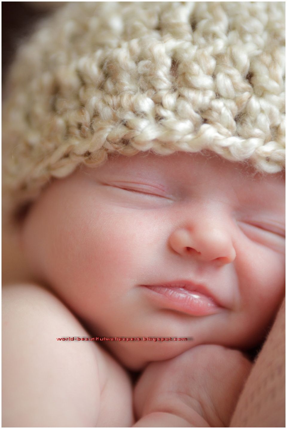 Newborn Baby Wallpaper