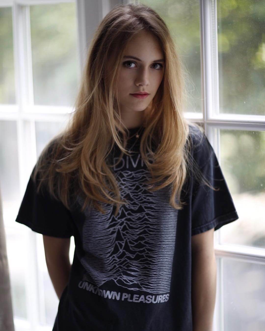 Emilia Jones Wallpaper