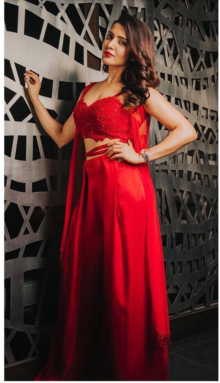 Model Samantha Akkineni Wallpaper In Indian Traditional Red Dress