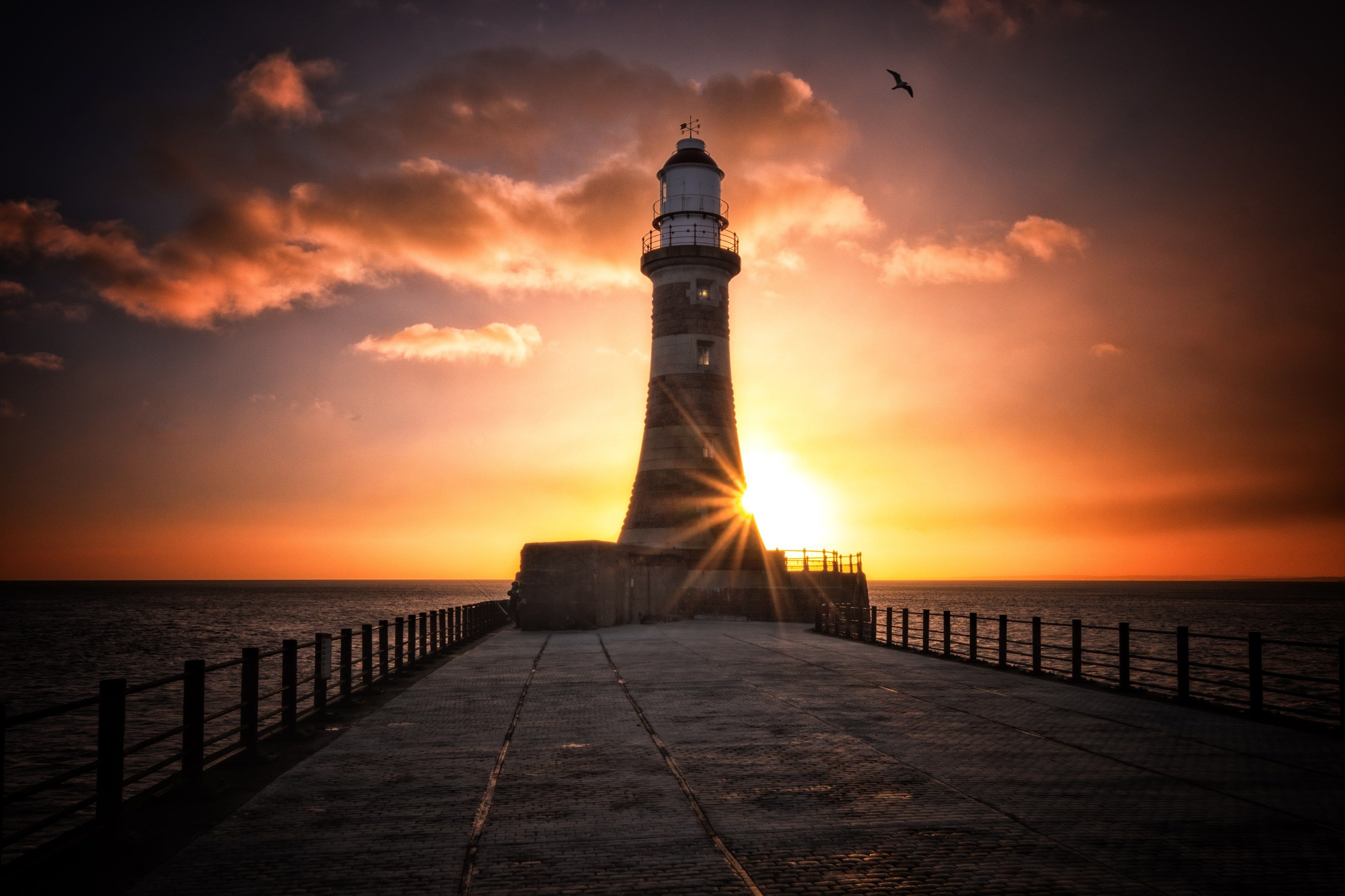 Roker Lighthouse 1440P Resolution HD 4k Wallpaper