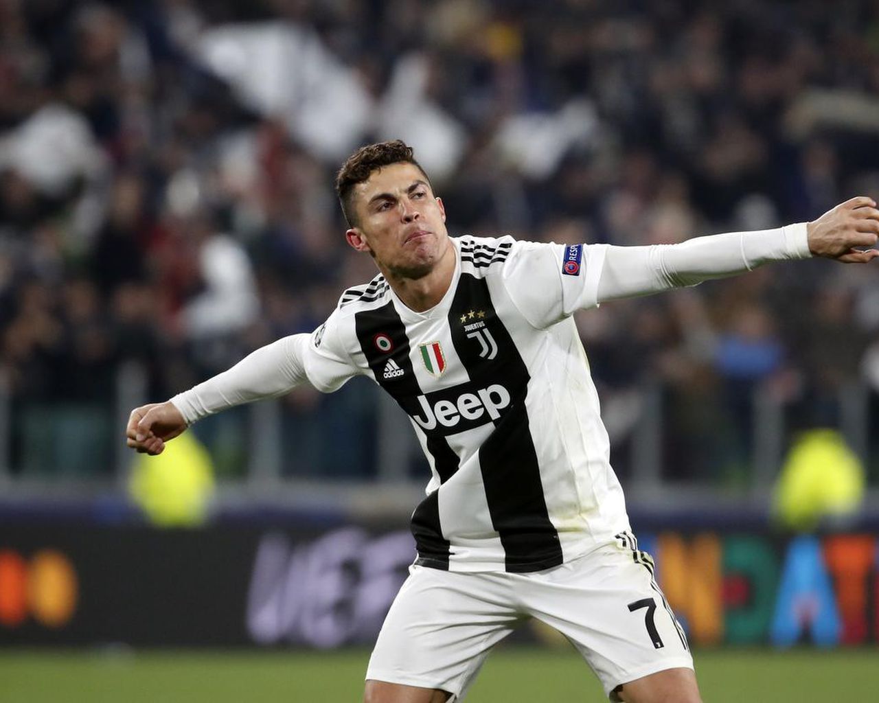 On a Ronaldo hat trick, Juventus makes Champions League quarters