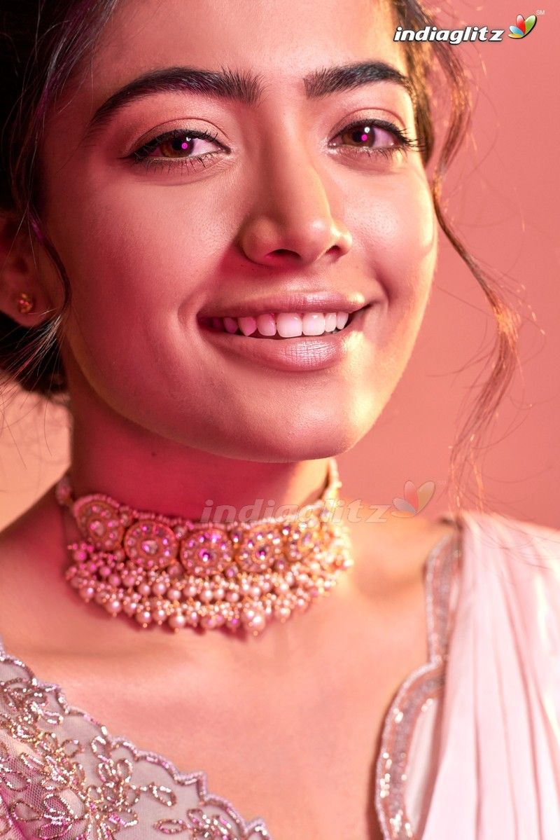 Rashmika Mandanna Close Up HD Wallpapers - Wallpaper Cave