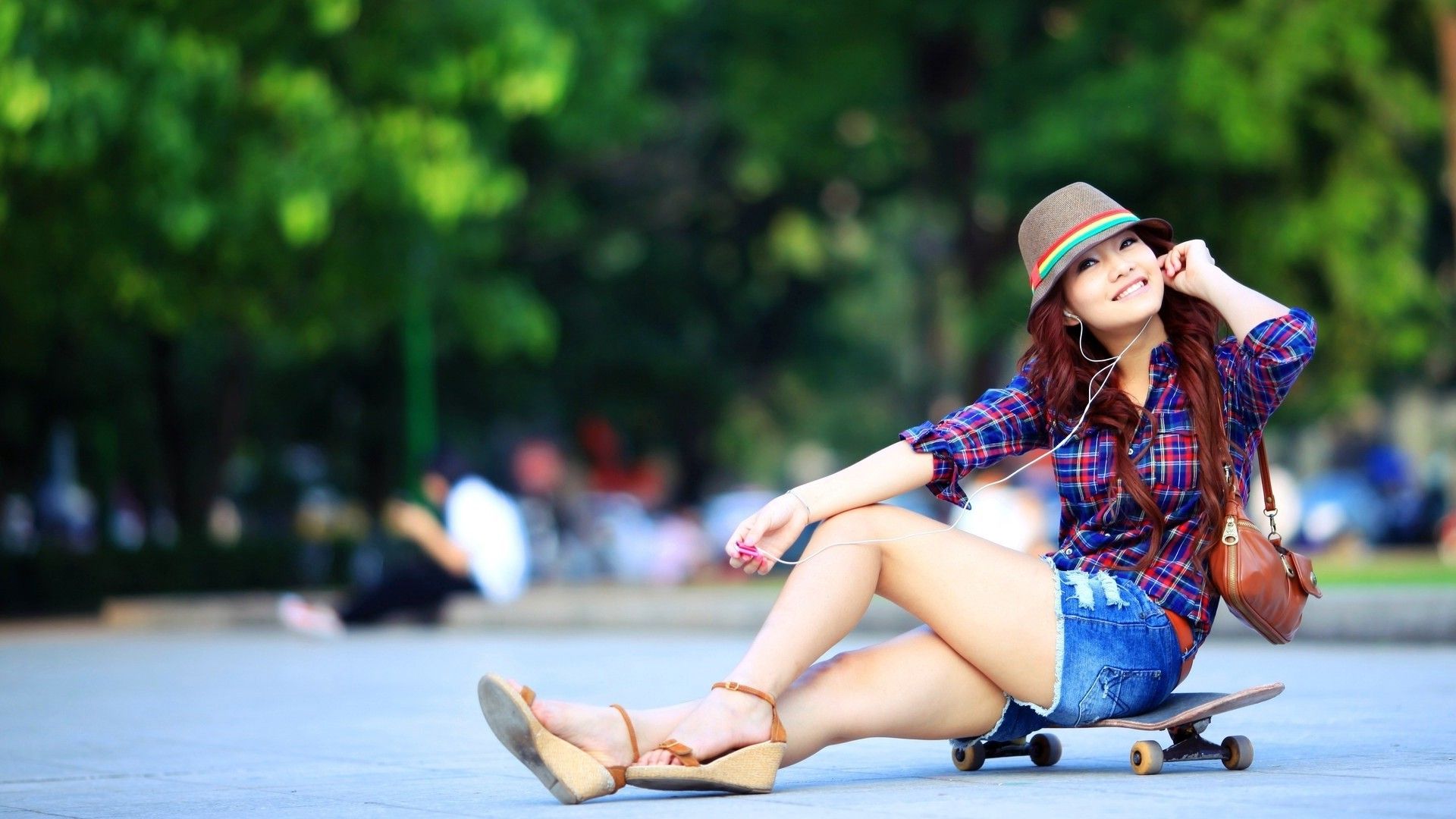 Asian, Skateboard, Women, Smiling, Wedge Shoes, Feet, Toes Wallpaper HD / Desktop and Mobile Background