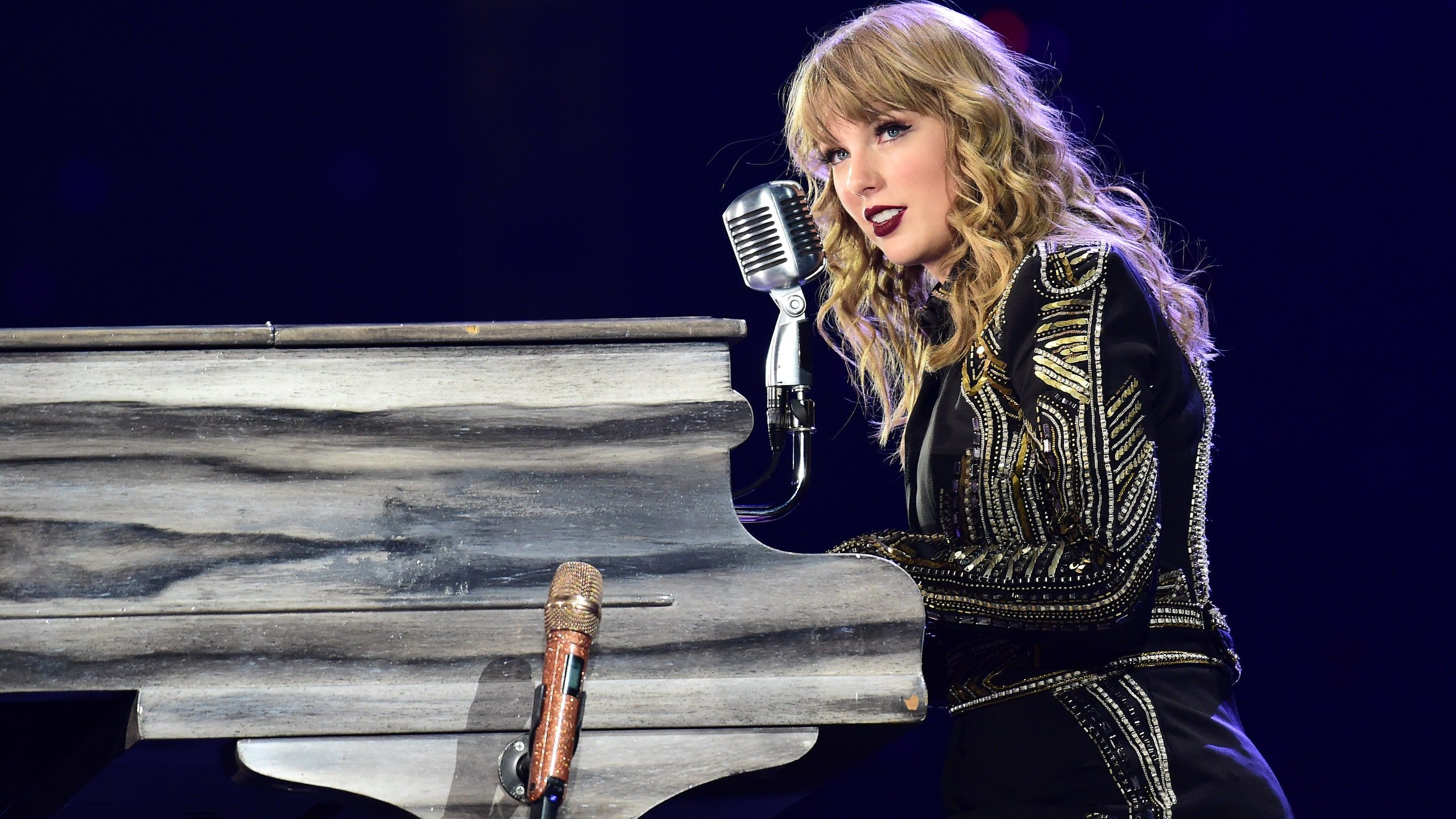 Taylor Swift Dropped Her 8th Studio Album, 'Folklore'—And Fans Are Floored