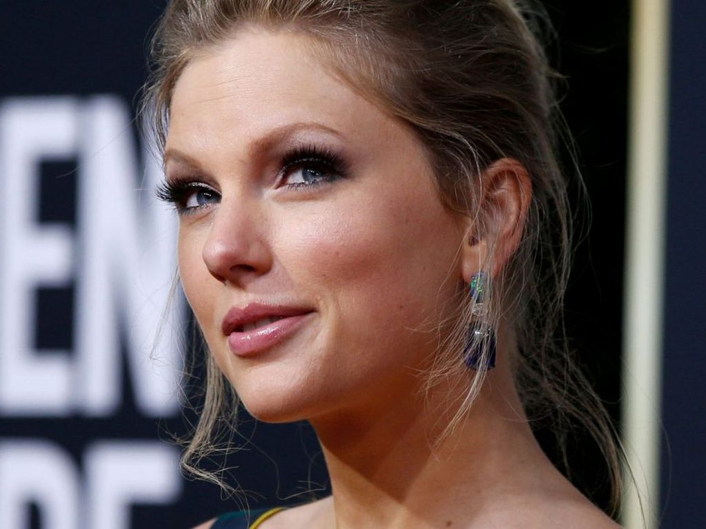 Taylor Swift smashes Spotify records with new album Folklore. High River Times