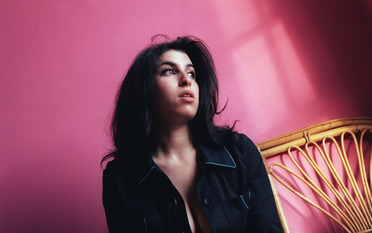 Amy Winehouse Computer Wallpapers - Wallpaper Cave