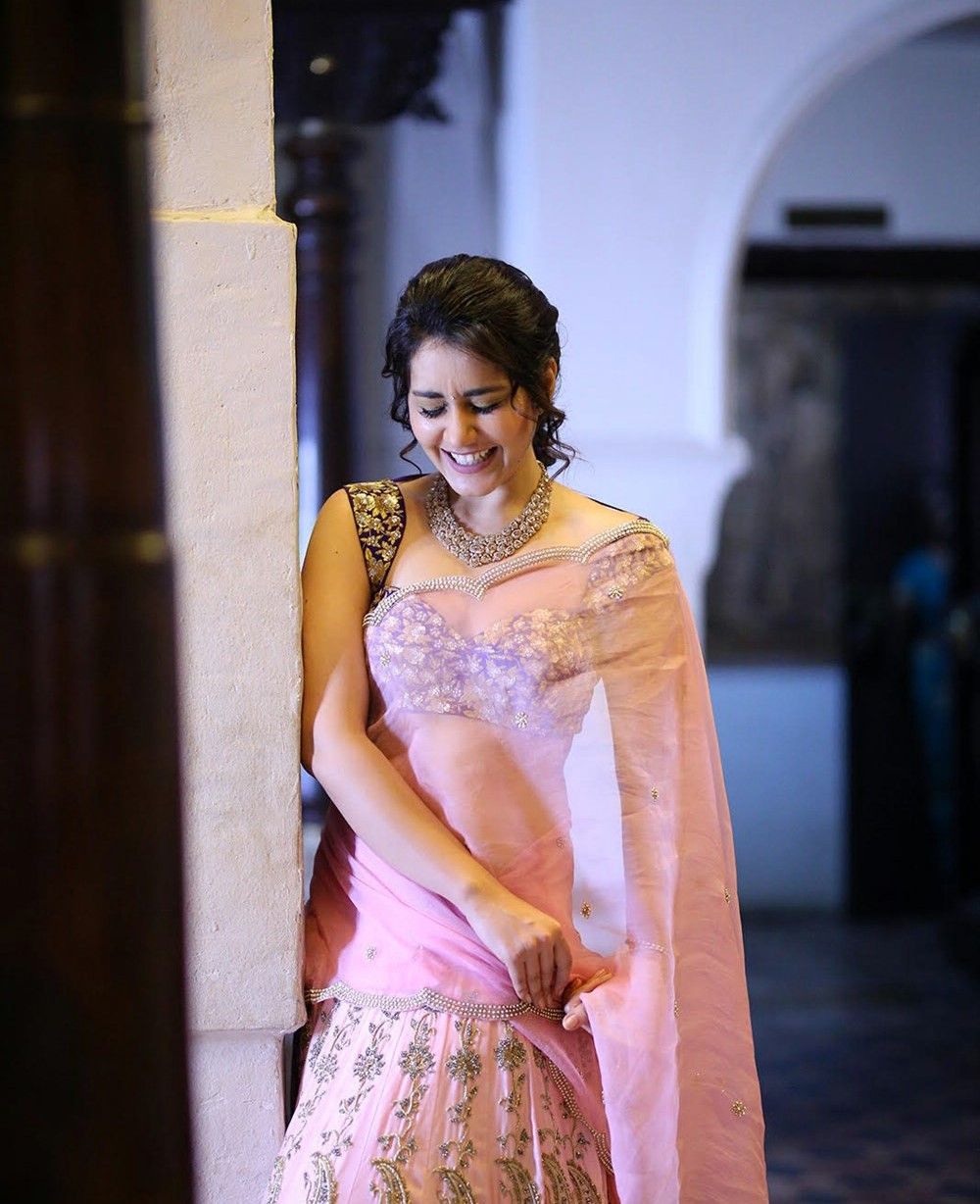 Rashi Khanna Hot in Pink Saree Latest Photo HD Stills. Rasi