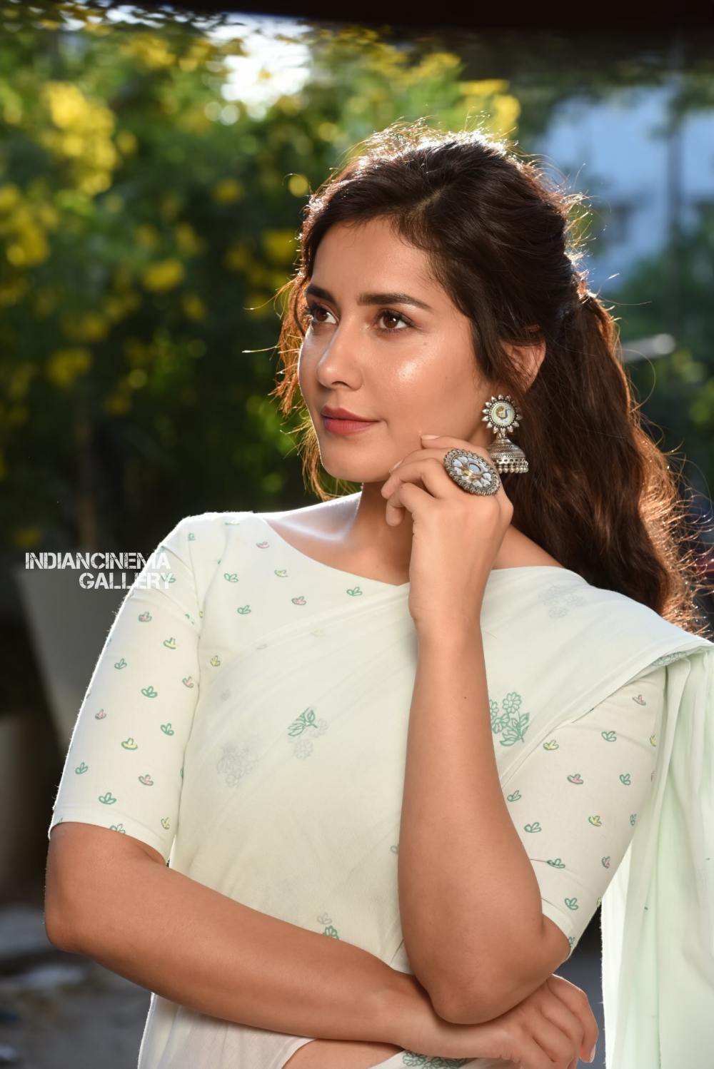 Raashi Khanna Photo Shoot In White Saree 6