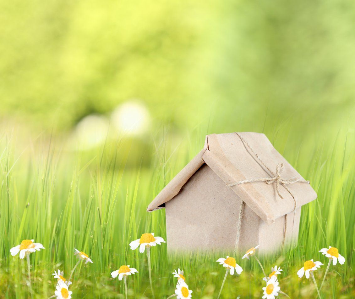 Download Wallpaper Small House Gift And Spring Flowers