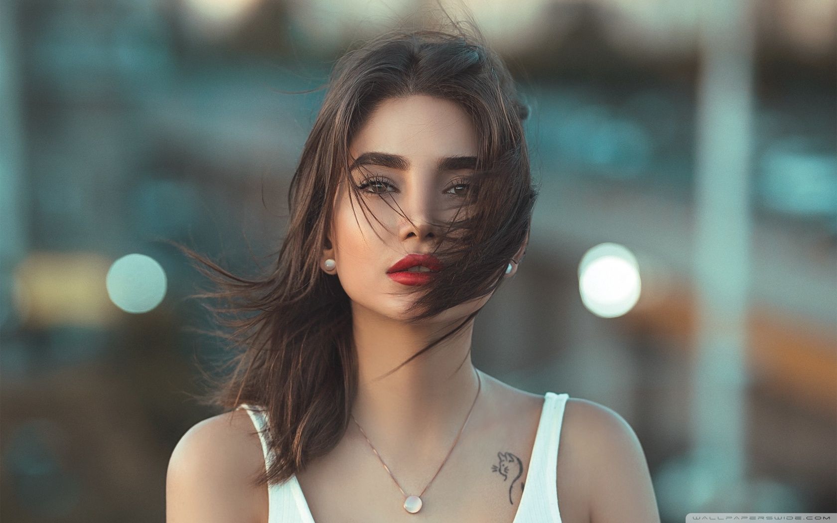 Pretty Girl, Face, Wind, City Ultra HD Desktop Background