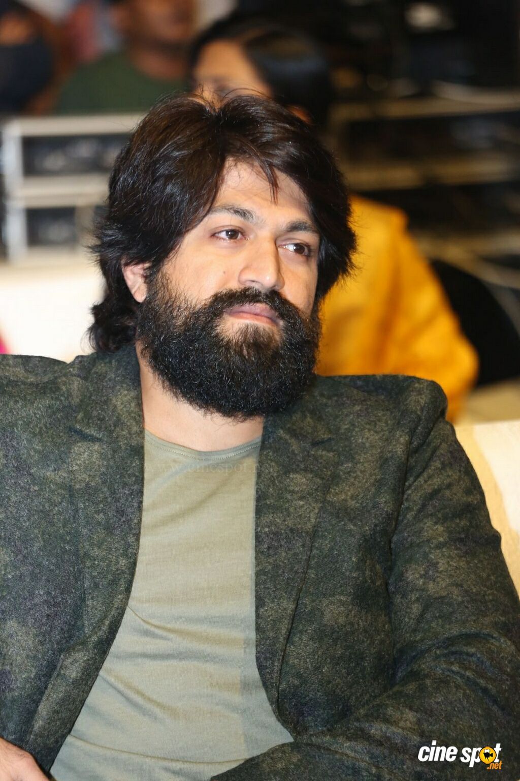 Yash at KGF Movie Pre Release Event (4)