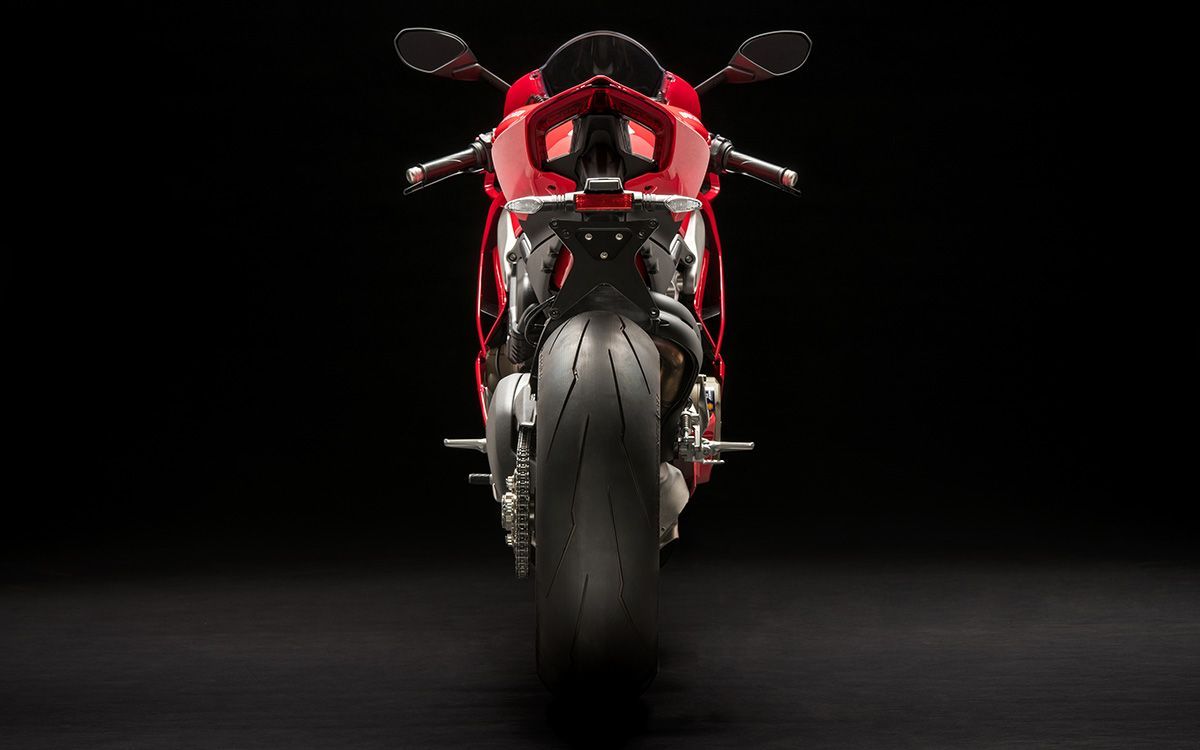 Ducati Panigale V4 S #ducati #panigalev4 #Wallpaper. Motos