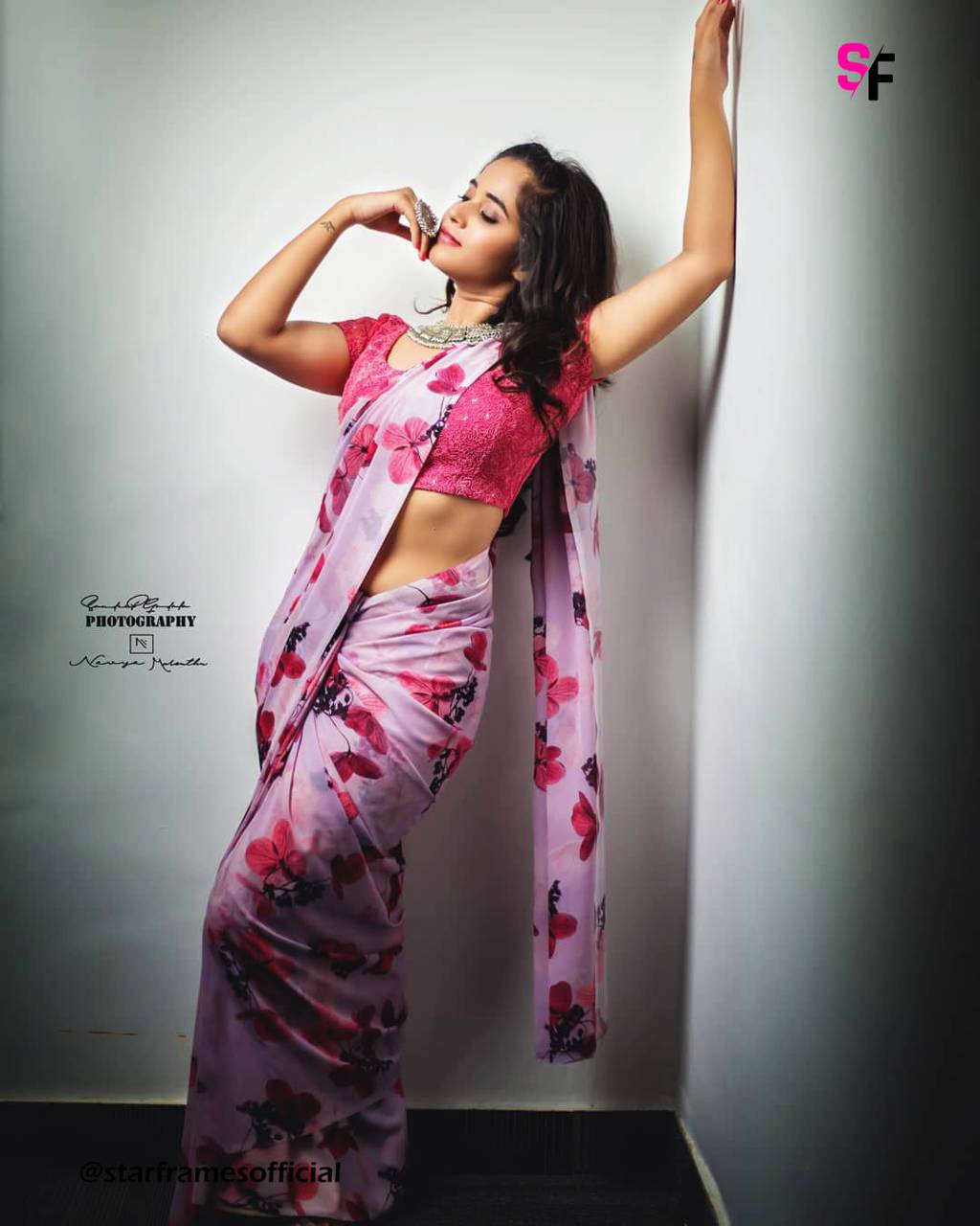 Deepthi sunaina wallpaper