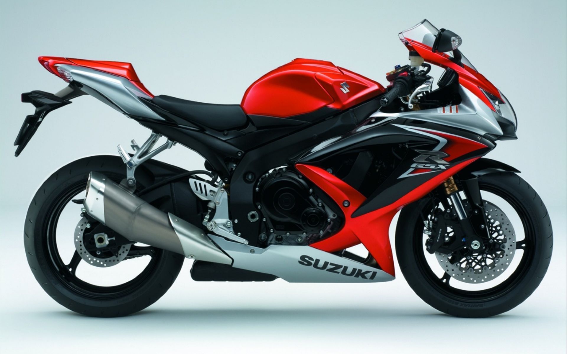 Suzuki Gsx R600 Red and Black Beauty. HD Suzuki Bikes